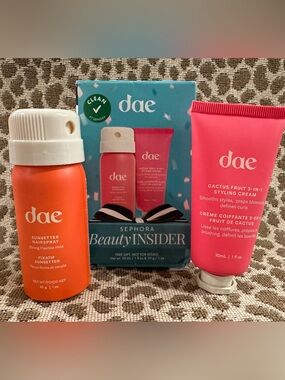 New in Box Sephora Beauty Insider Dae 2 Piece Set~Styling Cream & Hairspray